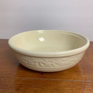 Dash of that handcrafted cream serving bowl
